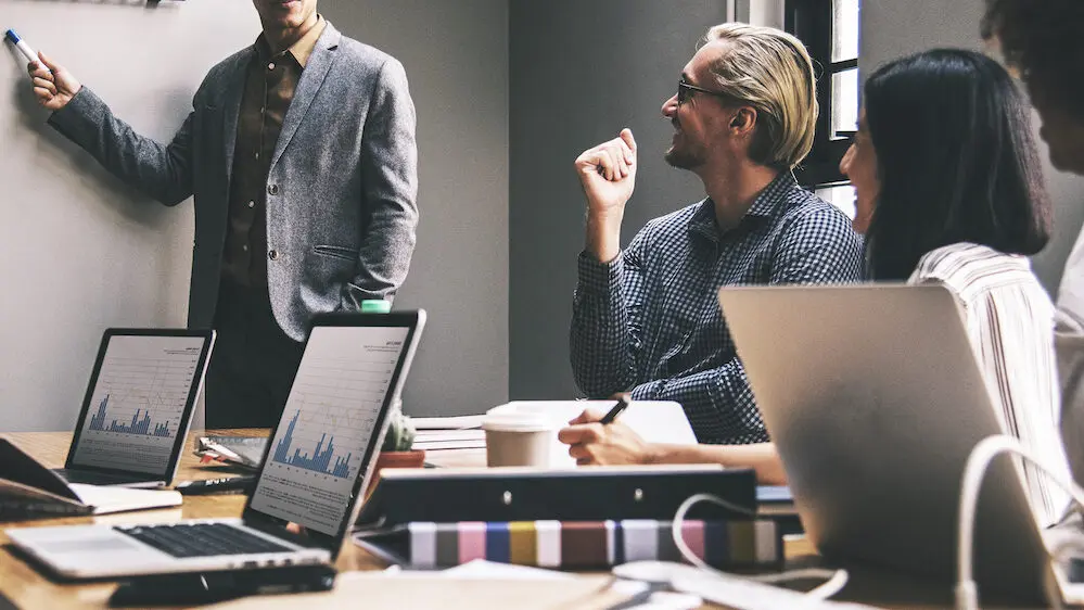 Gemeinsam besprechen wir, wie wir den Salesforce Connector für dich am besten einbringen können