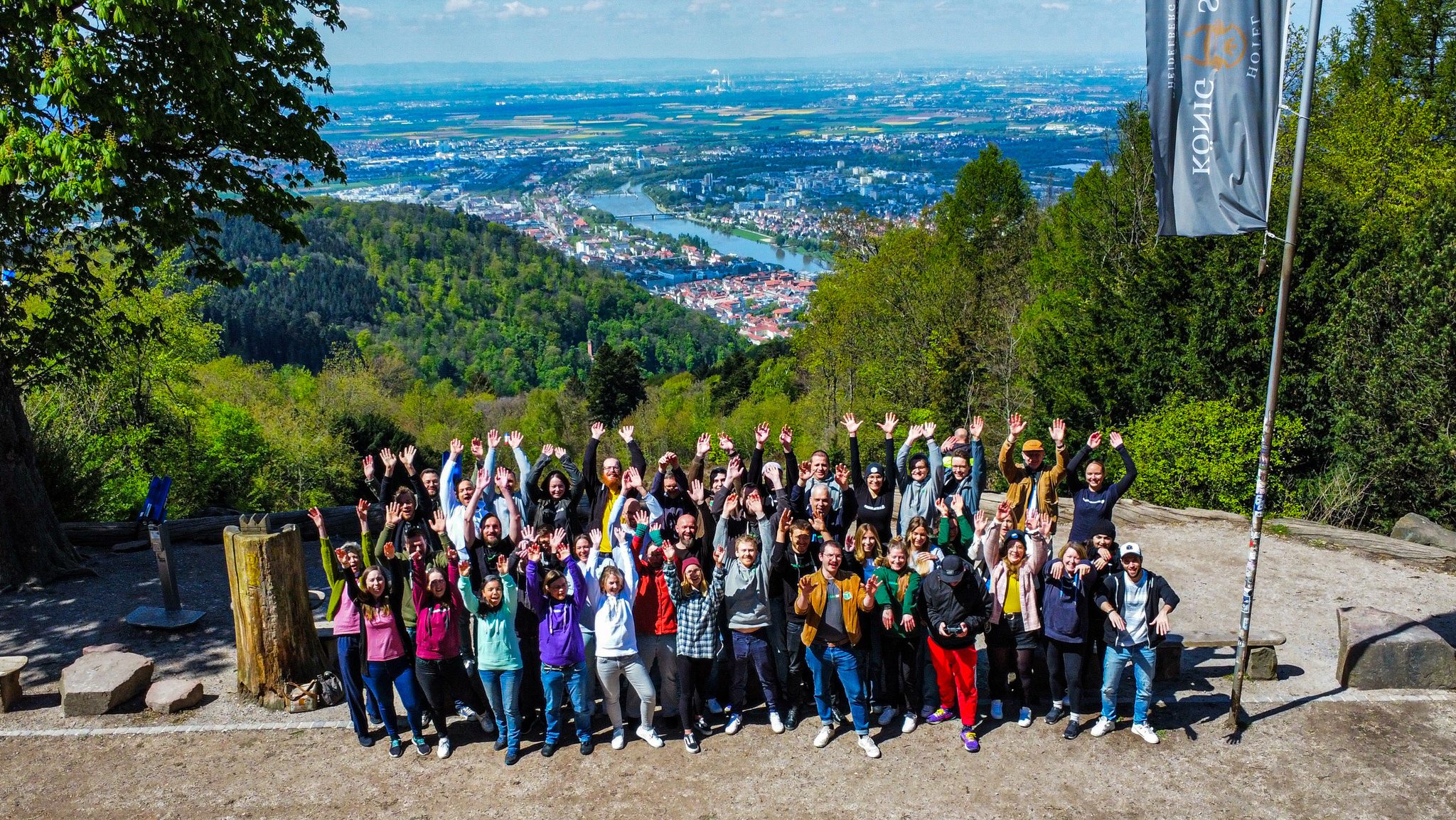 Gruppenbild Mitarbeiter*innen FundraisingBox